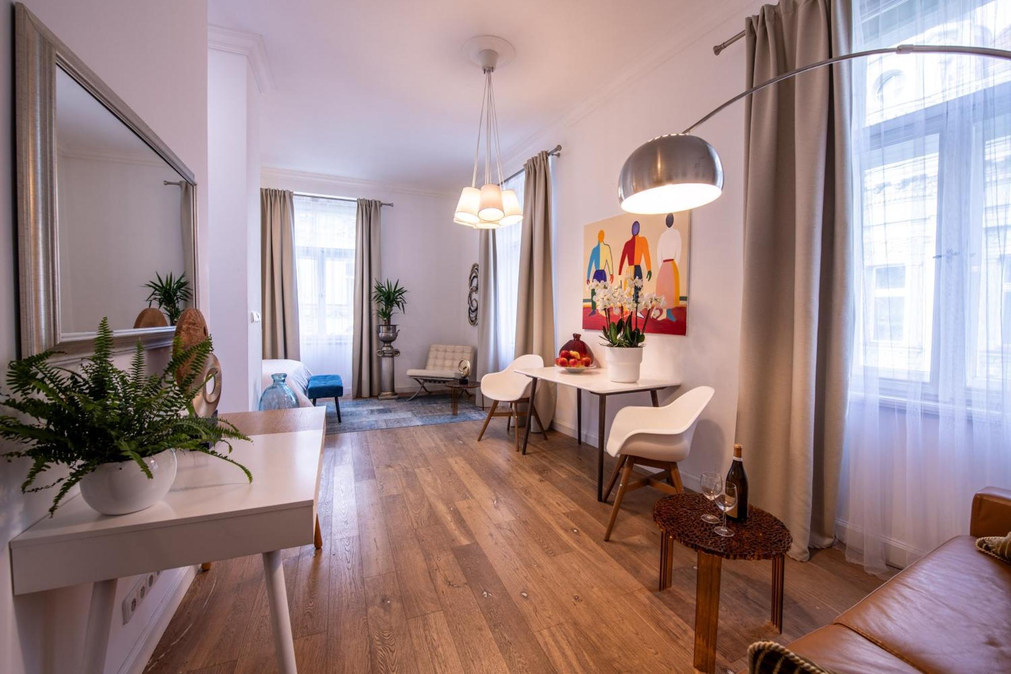Modern Downtown Apt - Renovated, On Ideal Location 布拉格 外观 照片